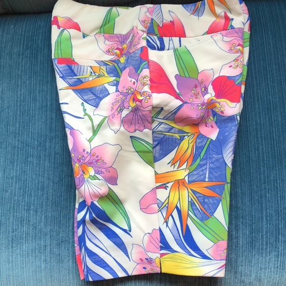 IBKUL Size 8 shorts - pull on - Picture 4 of 5